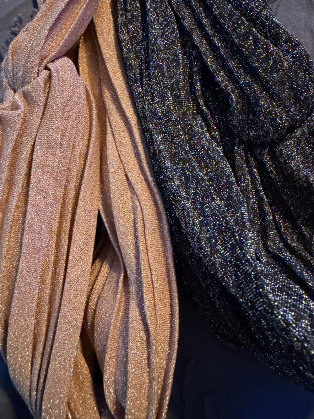 scünci Glitter Elastic Headwraps - Black & Rose Gold - Picture 3 of 6